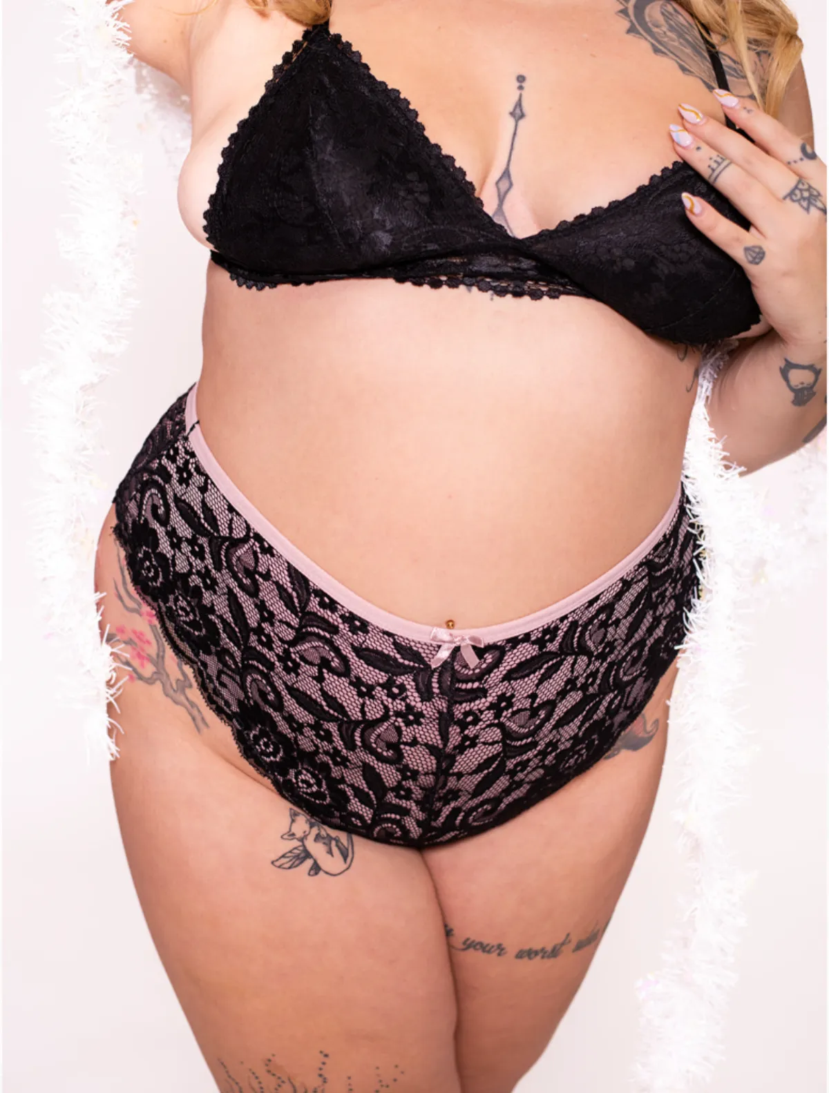 AiraModal™ Black Lace Blush Cheeky